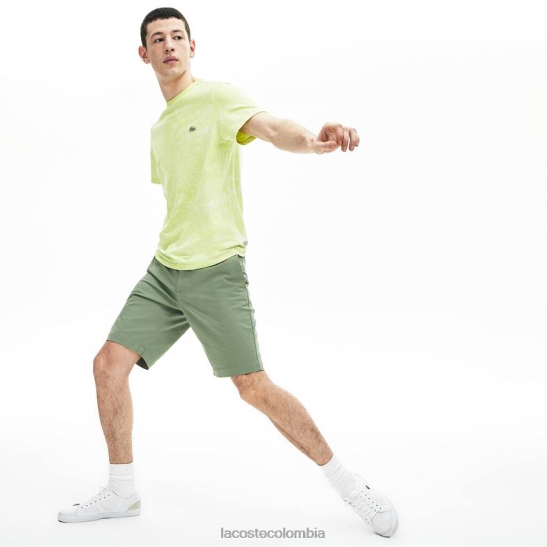shorts ajustados de gabardina elástica verde Lacoste ropa hombres 80XZX553