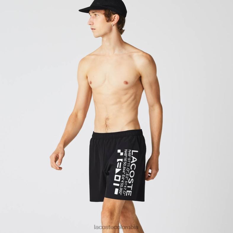 shorts de baño con estampado náutico blanco negro Lacoste ropa hombres 80XZX1662