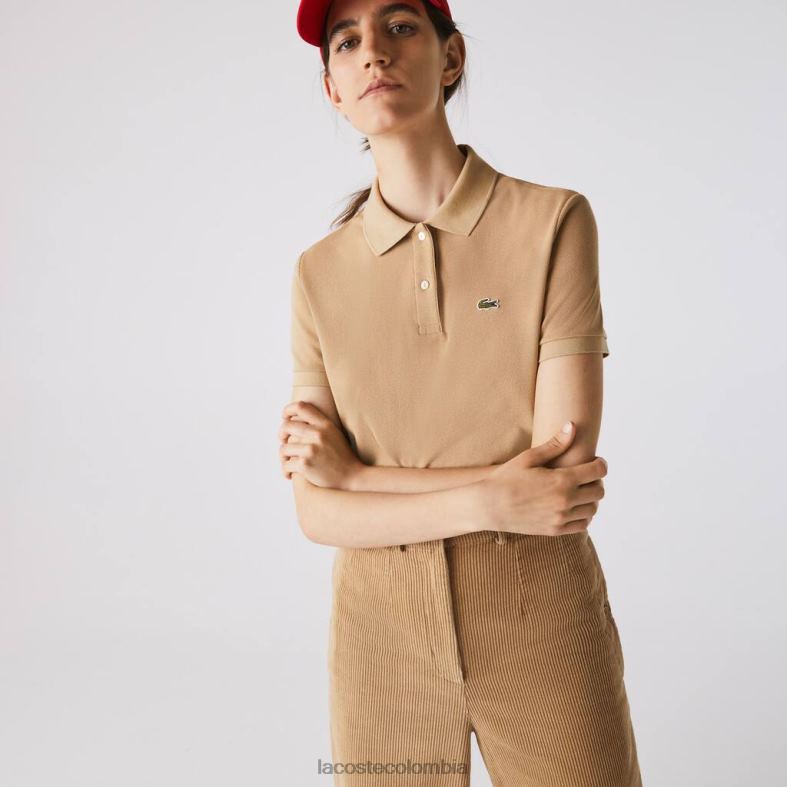 Polo de petit piqué de algodón suave de ajuste regular beige Lacoste ropa mujer 80XZX2493