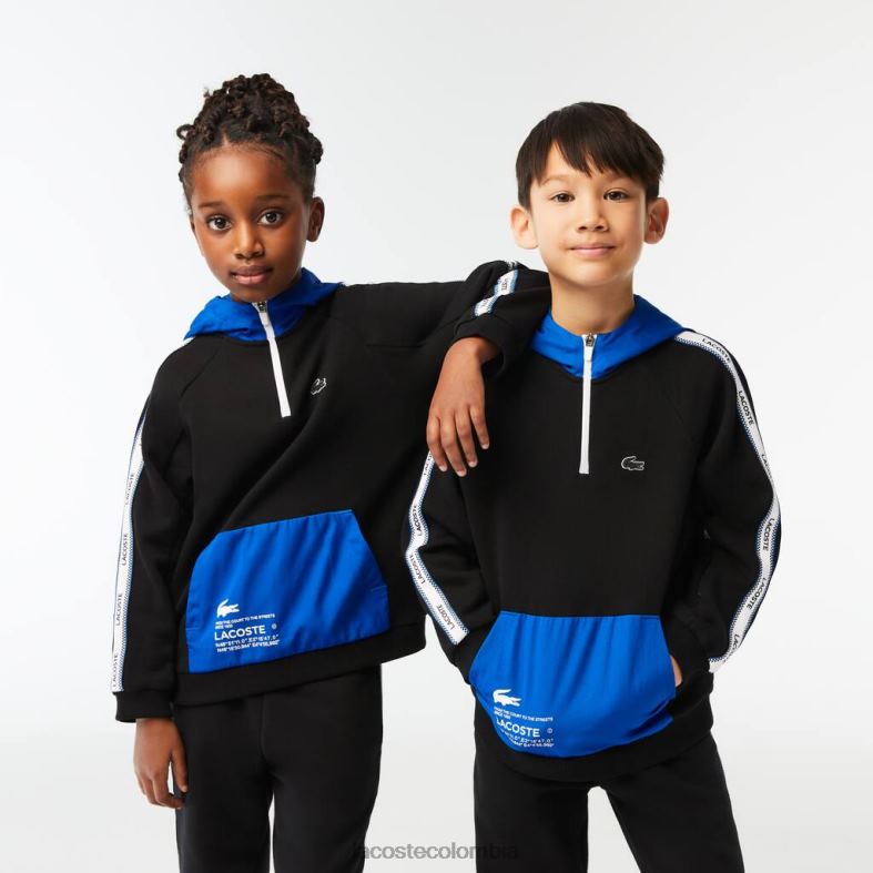 sudadera con capucha y bolsillo canguro azul negro Lacoste ropa niños 80XZX3205