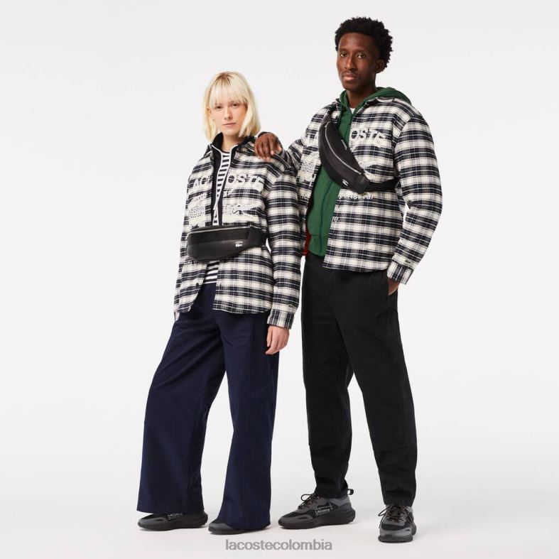 riñonera a coordinar en contraste negro Lacoste bolsos y marroquinería unisexo 80XZX2062